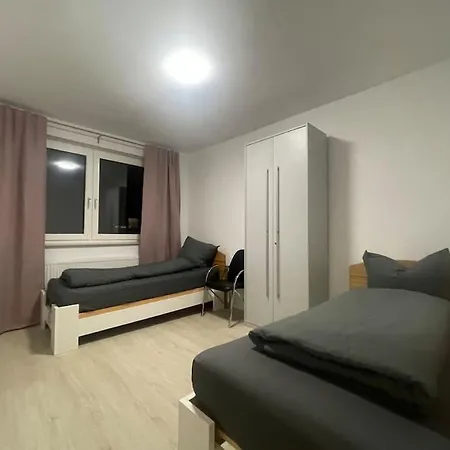 شقة Unterkunft Inkl Waschmaschine Trockner Und Parkplaetze *